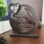 Cadou personalizat Trofeu – Imbratisarea mamei