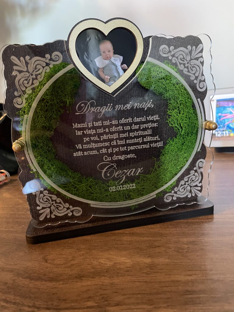 Fotografie reală cu „Trofeu Personalizat cu Licheni - Pentru nasii de botez”, trimisă în recenzia #406524