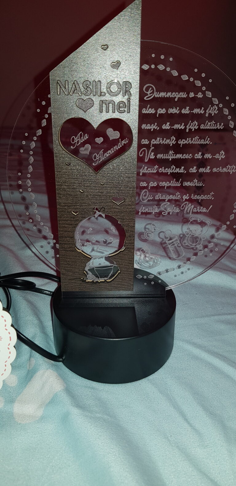 Fotografie reală cu „Cadou personalizat Trofeu LED - Pentru nasi botez”, trimisă în recenzia #416025