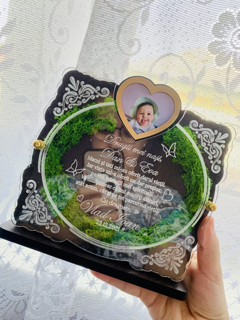 Fotografie reală cu „Trofeu Personalizat cu Licheni - Pentru nasii de botez”, trimisă în recenzia #419800