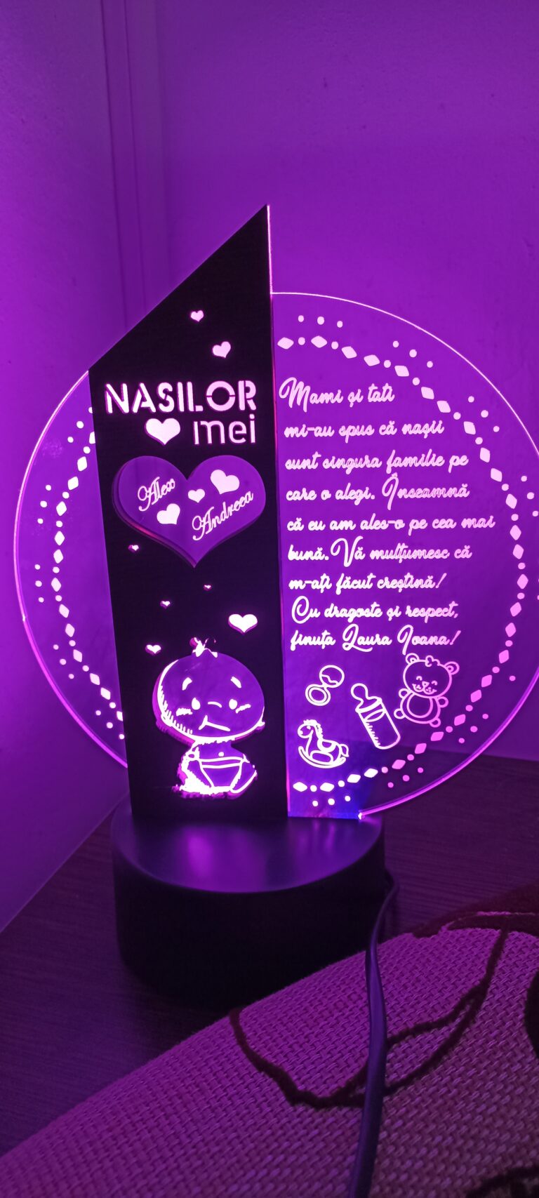 Fotografie reală cu „Cadou personalizat Trofeu LED - Pentru nasi botez”, trimisă în recenzia #429268