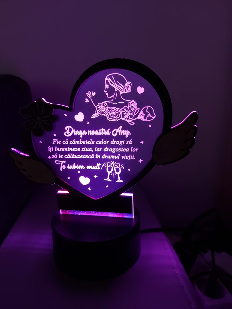 Fotografie reală cu „Cadou personalizat - Trofeu LED La multi ani, Maria!”, trimisă în recenzia #440451