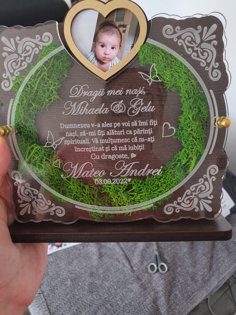 Fotografie reală cu „Trofeu Personalizat cu Licheni - Pentru nasii de botez”, trimisă în recenzia #445529