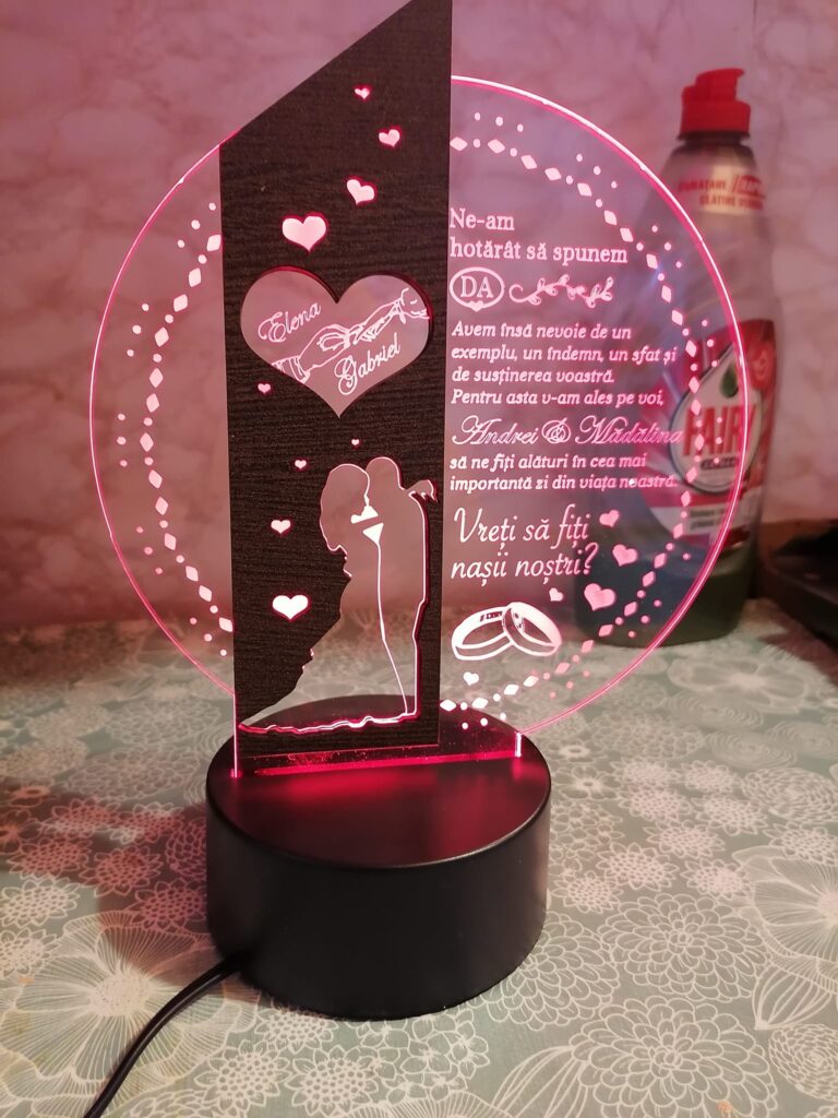 Fotografie reală cu „Trofeu LED personalizat cerere nasi - Vreti sa fiti nasii nostri?”, trimisă în recenzia #476165