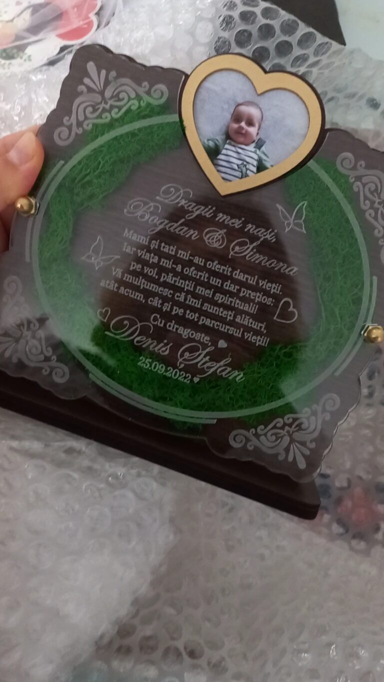 Fotografie reală cu „Trofeu Personalizat cu Licheni - Pentru nasii de botez”, trimisă în recenzia #471887