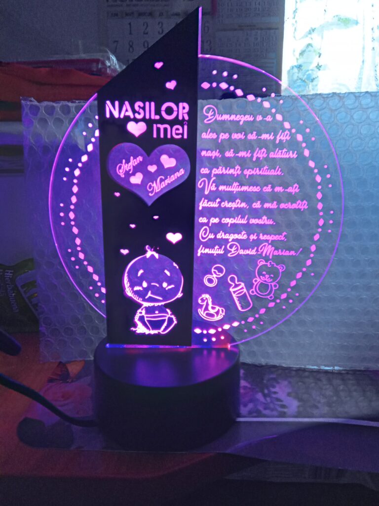 Fotografie reală cu „Cadou personalizat Trofeu LED - Pentru nasi botez”, trimisă în recenzia #514999