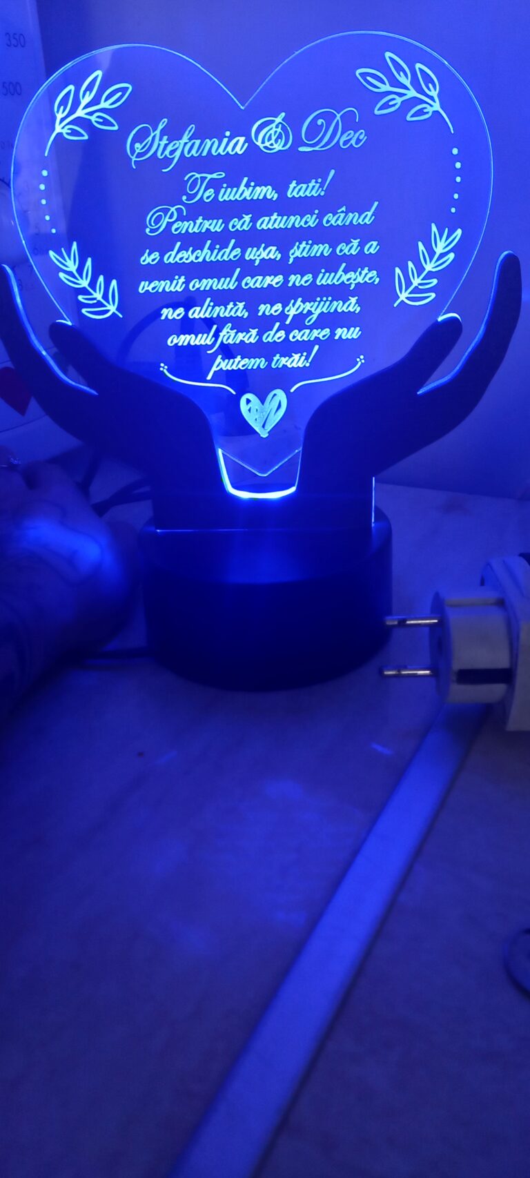 Fotografie reală cu „Cadou personalizat Trofeu LED – Iubitului meu”, trimisă în recenzia #524876