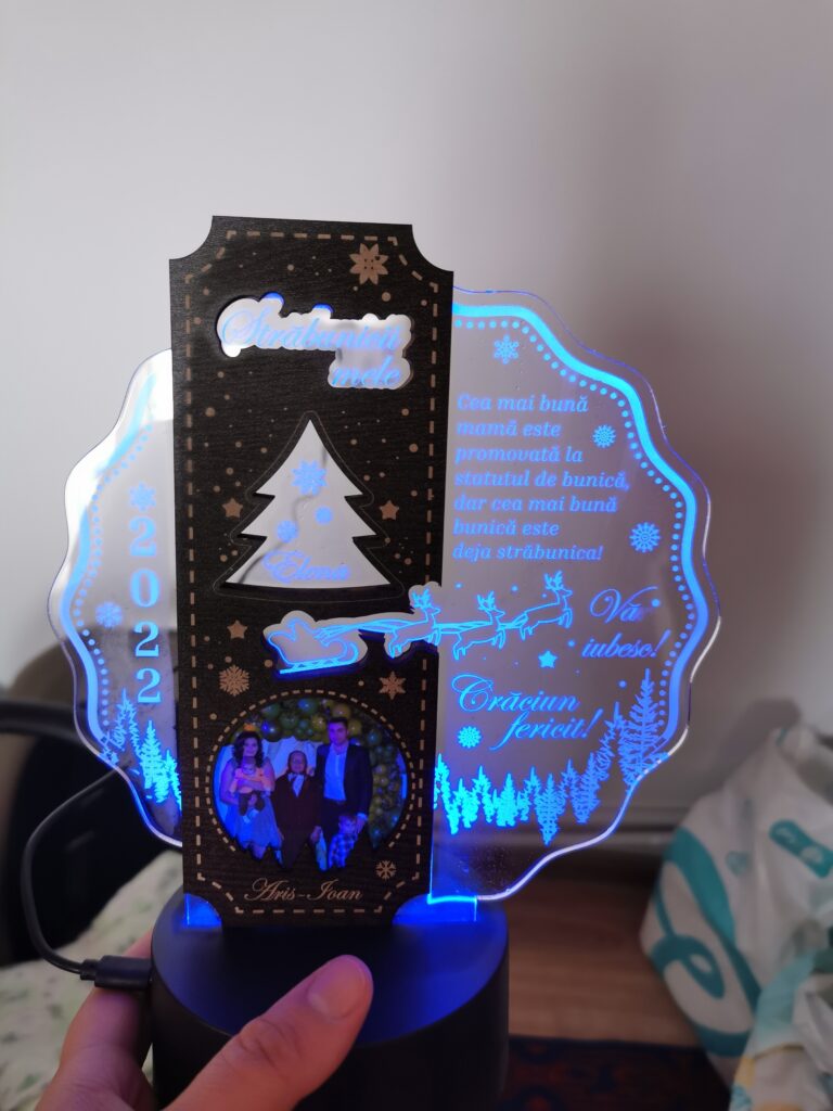Fotografie reală cu „Trofeu LED de Craciun -  Special pentru nasii de botez”, trimisă în recenzia #554841