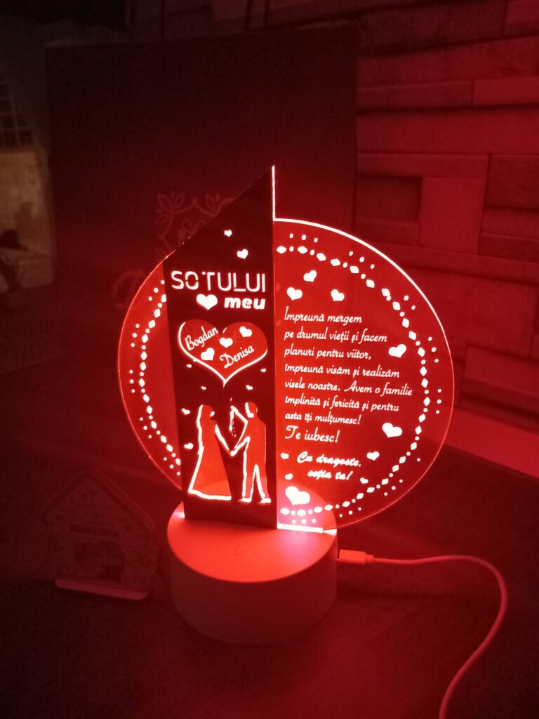 Fotografie reală cu „Cadou personalizat Trofeu LED – Iubitului meu”, trimisă în recenzia #586475