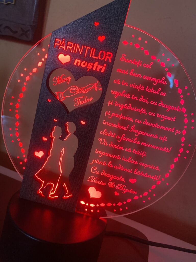 Fotografie reală cu „Cadou personalizat Trofeu LED - Placheta speciala pentru parinti”, trimisă în recenzia #607987