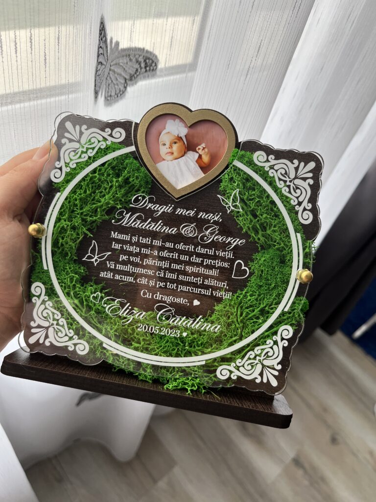 Fotografie reală cu „Trofeu Personalizat cu Licheni - Pentru nasii de botez”, trimisă în recenzia #627659