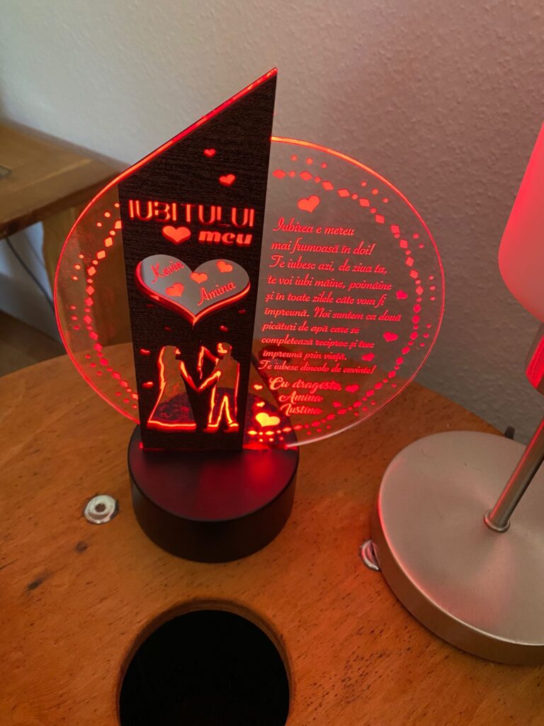 Fotografie reală cu „Cadou personalizat Trofeu LED – Iubitului meu”, trimisă în recenzia #652350