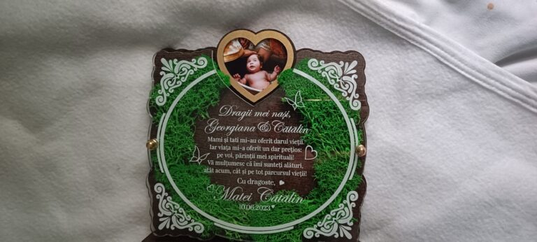 Fotografie reală cu „Trofeu Personalizat cu Licheni - Pentru nasii de botez”, trimisă în recenzia #670487