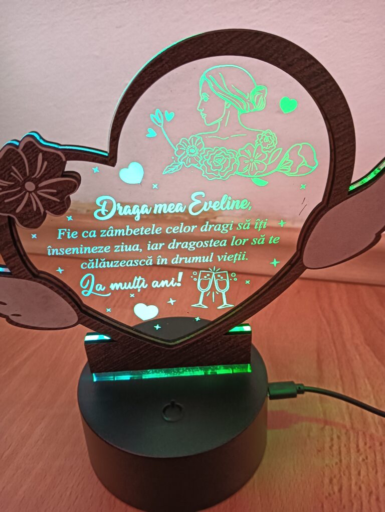 Fotografie reală cu „Cadou personalizat - Trofeu LED La multi ani, Maria!”, trimisă în recenzia #688535