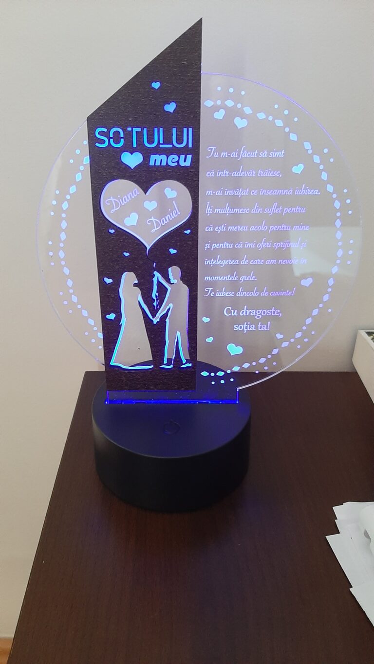Fotografie reală cu „Cadou personalizat Trofeu LED – Iubitului meu”, trimisă în recenzia #707572