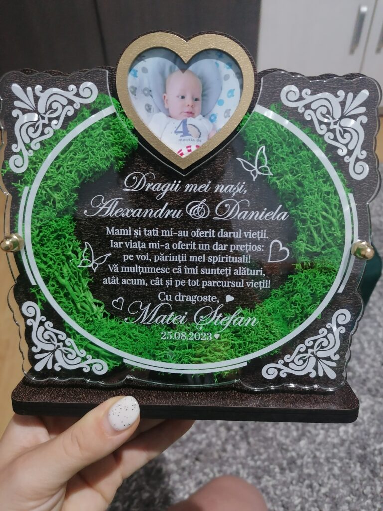 Fotografie reală cu „Trofeu Personalizat cu Licheni - Pentru nasii de botez”, trimisă în recenzia #701228