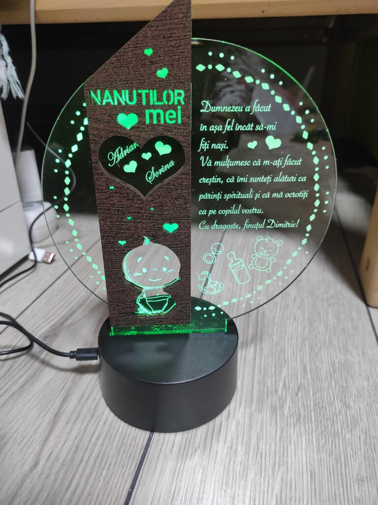 Fotografie reală cu „Cadou personalizat Trofeu LED - Pentru nasi botez”, trimisă în recenzia #712032