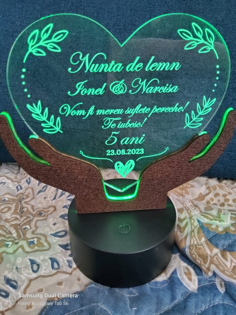 Fotografie reală cu „Cadou personalizat Trofeu led - Placheta inima mea - LED”, trimisă în recenzia #719953