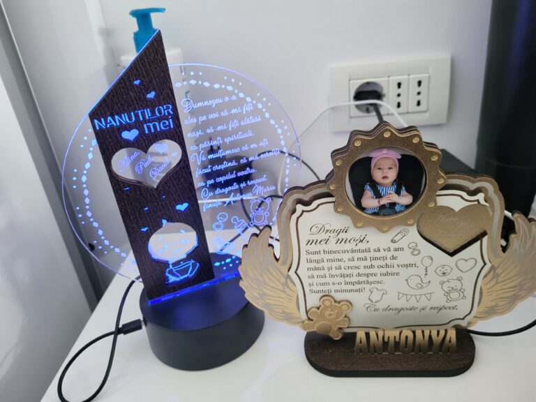 Fotografie reală cu „Cadou personalizat Trofeu LED - Pentru nasi botez”, trimisă în recenzia #745475