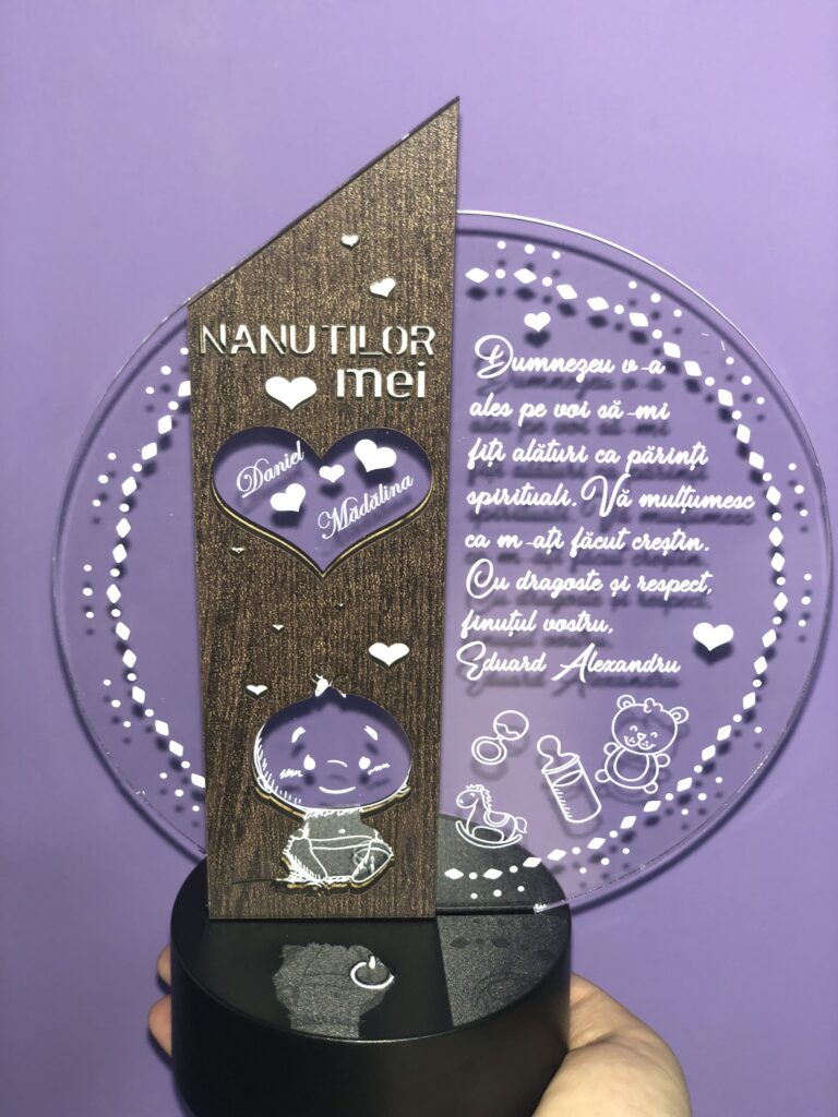 Fotografie reală cu „Cadou personalizat Trofeu LED - Pentru nasi botez”, trimisă în recenzia #781365