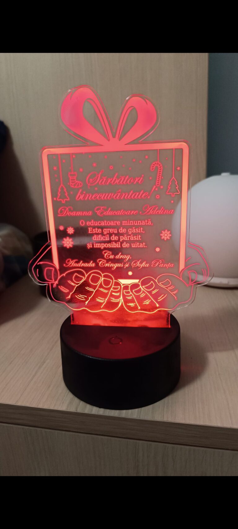 Fotografie reală cu „Cadou personalizat – Urare de Craciun cu LED multicolor”, trimisă în recenzia #813694