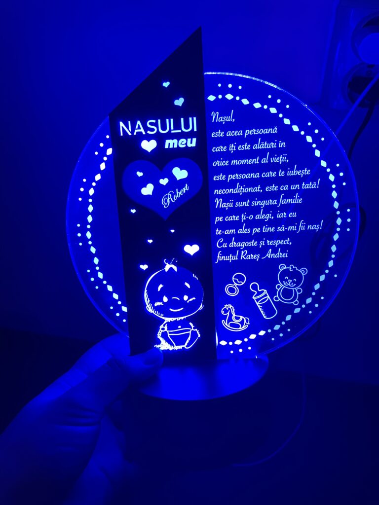 Fotografie reală cu „Cadou personalizat Trofeu LED - Pentru nasi botez”, trimisă în recenzia #839907