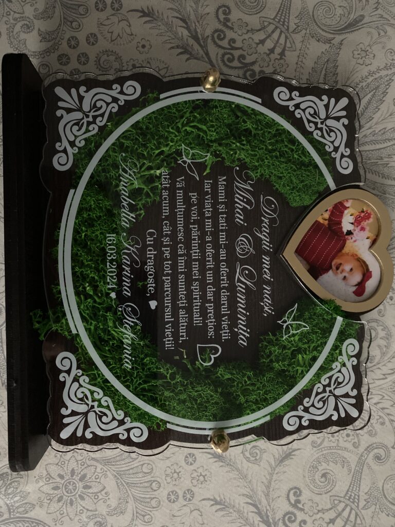 Fotografie reală cu „Trofeu Personalizat cu Licheni - Pentru nasii de botez”, trimisă în recenzia #888297