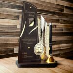 Trofeu personalizat cu pix – Cadou pentru avocat