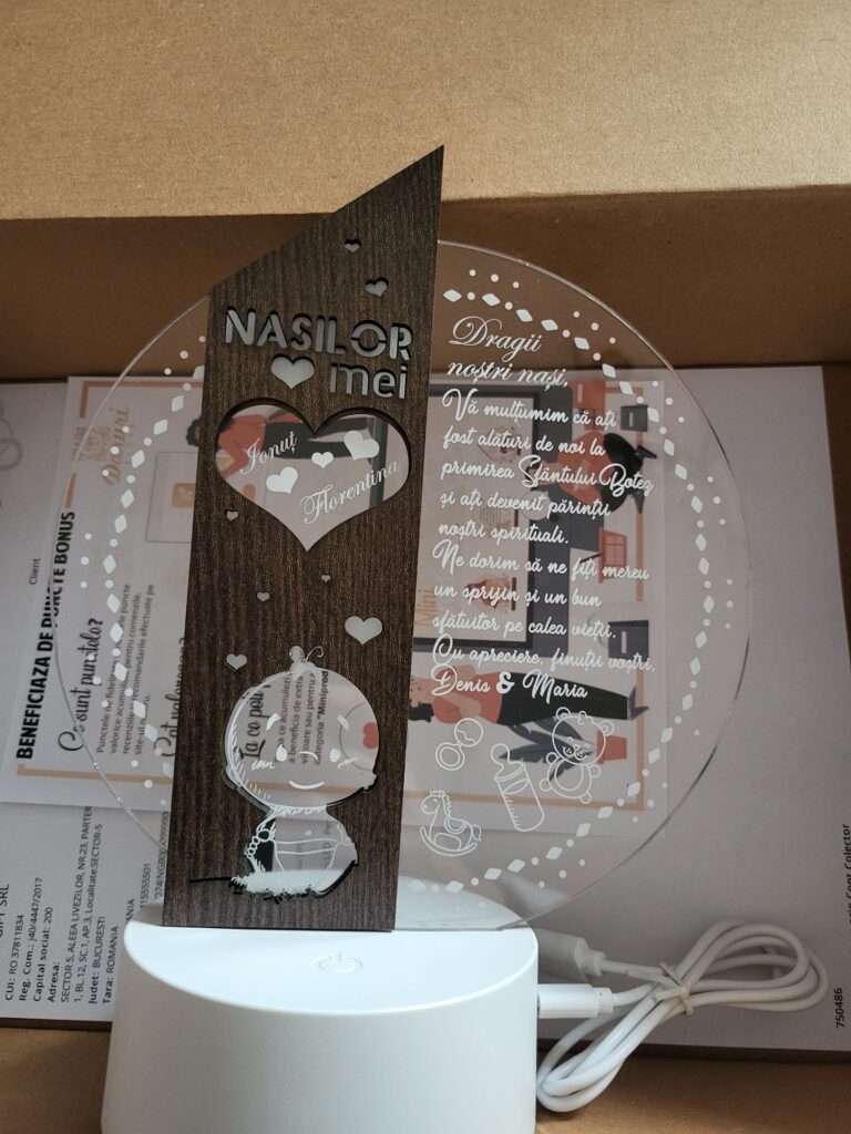 Fotografie reală cu „Cadou personalizat Trofeu LED - Pentru nasi botez”, trimisă în recenzia #911237