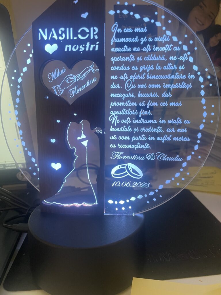 Fotografie reală cu „Cadou nasi personalizat Trofeu LED - Placheta pentru nasi”, trimisă în recenzia #940840