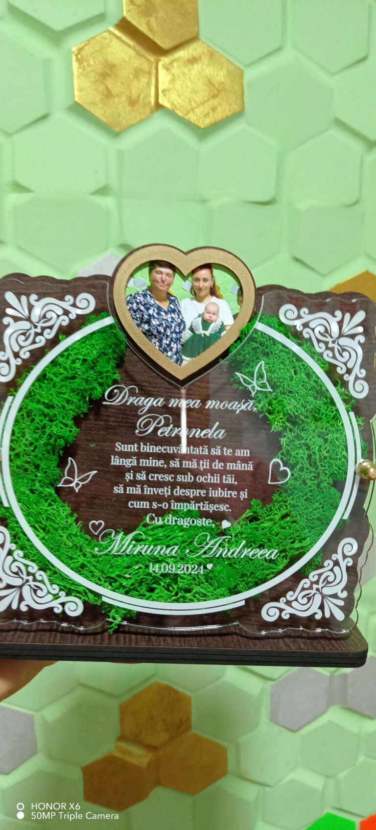 Fotografie reală cu „Trofeu Personalizat cu Licheni - Pentru nasii de botez”, trimisă în recenzia #1010610