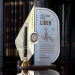 Trofeu personalizat cu pix – Special pentru lider