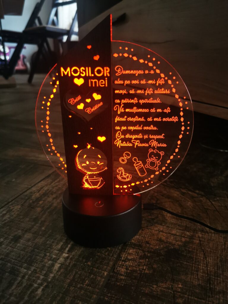 Fotografie reală cu „Cadou personalizat Trofeu LED - Pentru nasi botez”, trimisă în recenzia #1027669