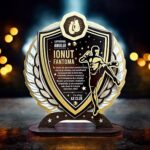 trofeu_personalizat_-_luptatorul_anului_trofee-personalizate_24663893_cadou_personalizat.jpg