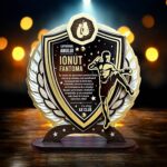 trofeu_personalizat_-_luptatorul_anului_trofee-personalizate_40766726_cadou_personalizat.jpg