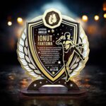 trofeu_personalizat_-_luptatorul_anului_trofee-personalizate_43615278_cadou_personalizat.jpg