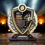 trofeu_personalizat_-_luptatorul_anului_trofee-personalizate_49308893_cadou_personalizat.jpg