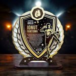 trofeu_personalizat_-_luptatorul_anului_trofee-personalizate_62493345_cadou_personalizat.jpg