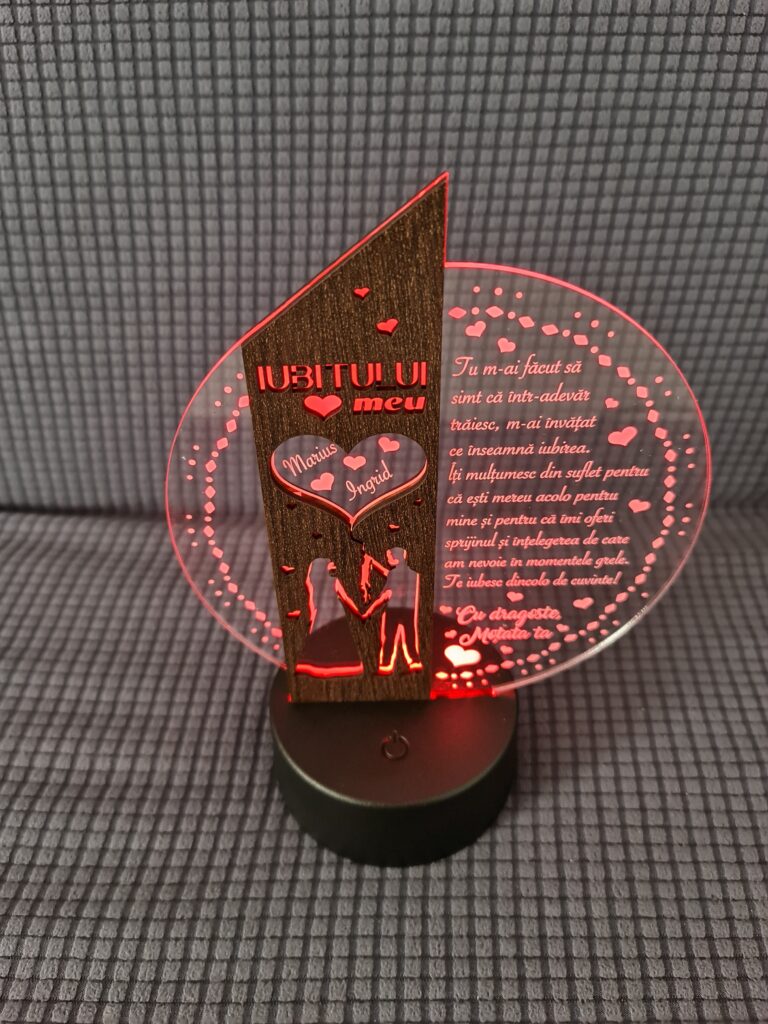 Fotografie reală cu „Cadou personalizat Trofeu LED – Iubitului meu”, trimisă în recenzia #1106129