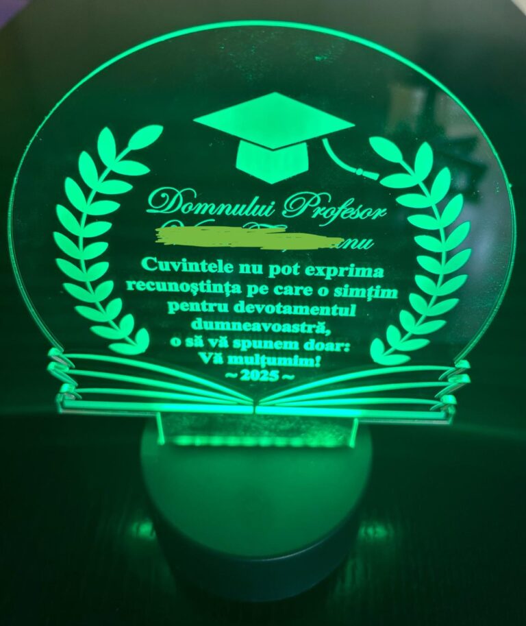 Fotografie reală cu „Cadou personalizat Trofeu LED - Profesor Model 2”, trimisă în recenzia #1122509