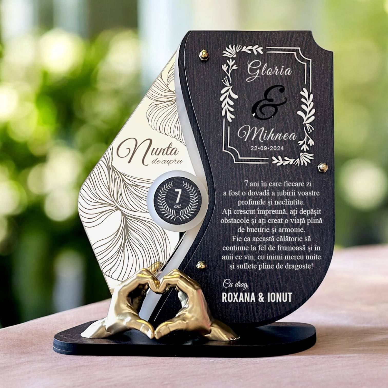Trofeu personalizat 7 ani – Nunta de cupru – Manute