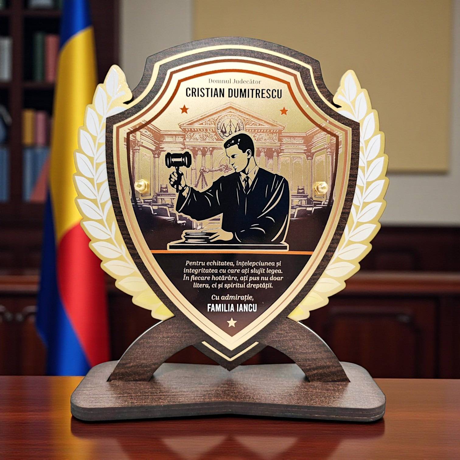 Trofeu personalizat - Special pentru judecator