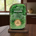 trofeu_personalizat_corporate_-_cel_mai_bun_angajat_produse-licheni-personalizate_314199_cadou_personalizat.jpg