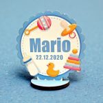 Mărturie botez personalizată din lemn cu jucării colorate – băieței