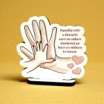 Mărturie botez personalizată din lemn – Familia este o bucurie