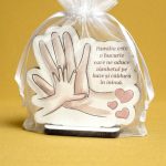 marturie-botez-personalizata-din-lemn-familia-este-o-bucurie