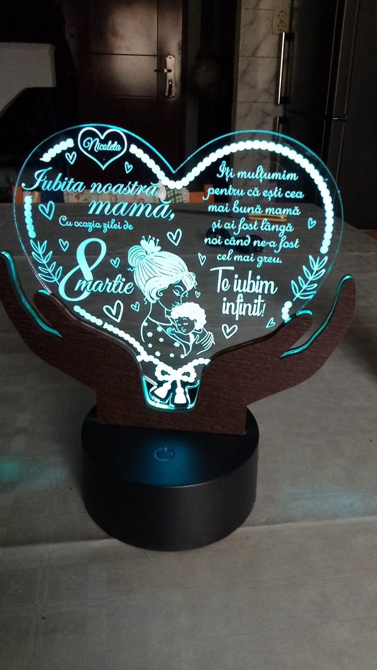 Fotografie reală cu „Trofeu personalizat - Mama 8 martie”, trimisă în recenzia #1313965
