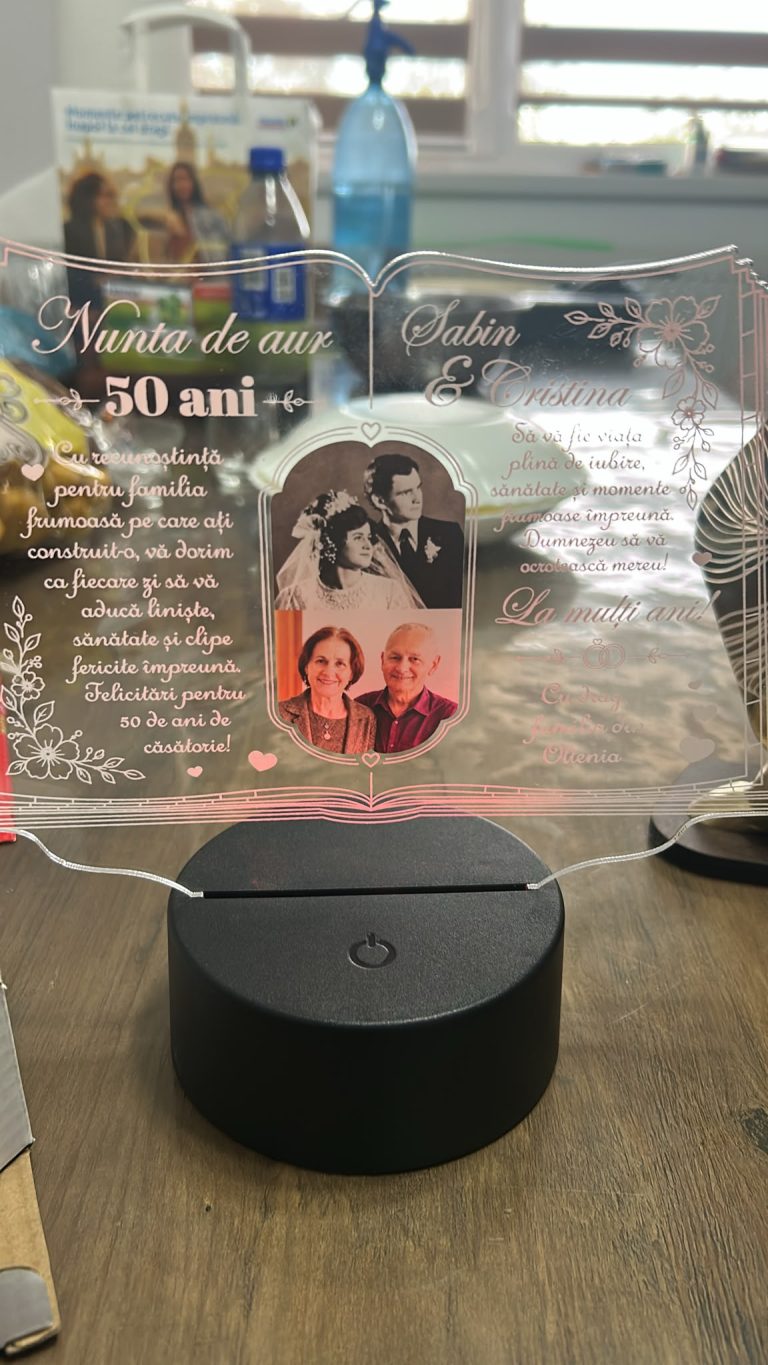 Fotografie reală cu „Cadou LED pentru nunta de aur, 50 de ani, cu poză”, trimisă în recenzia #1426193