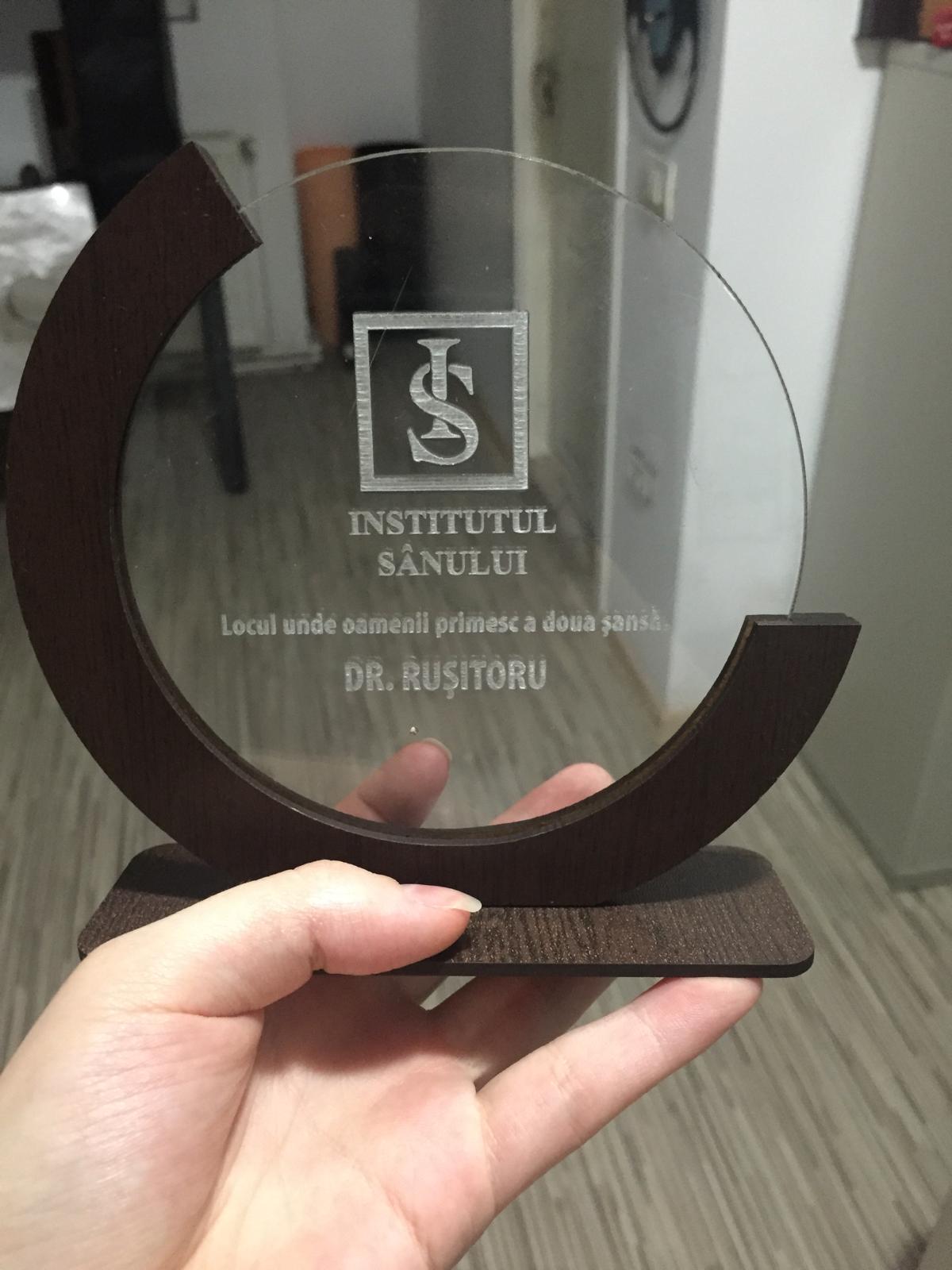 Primul produs Daruri Alese, realizat și gravat în mai 2018 pentru medicul de la Institutul Sânului