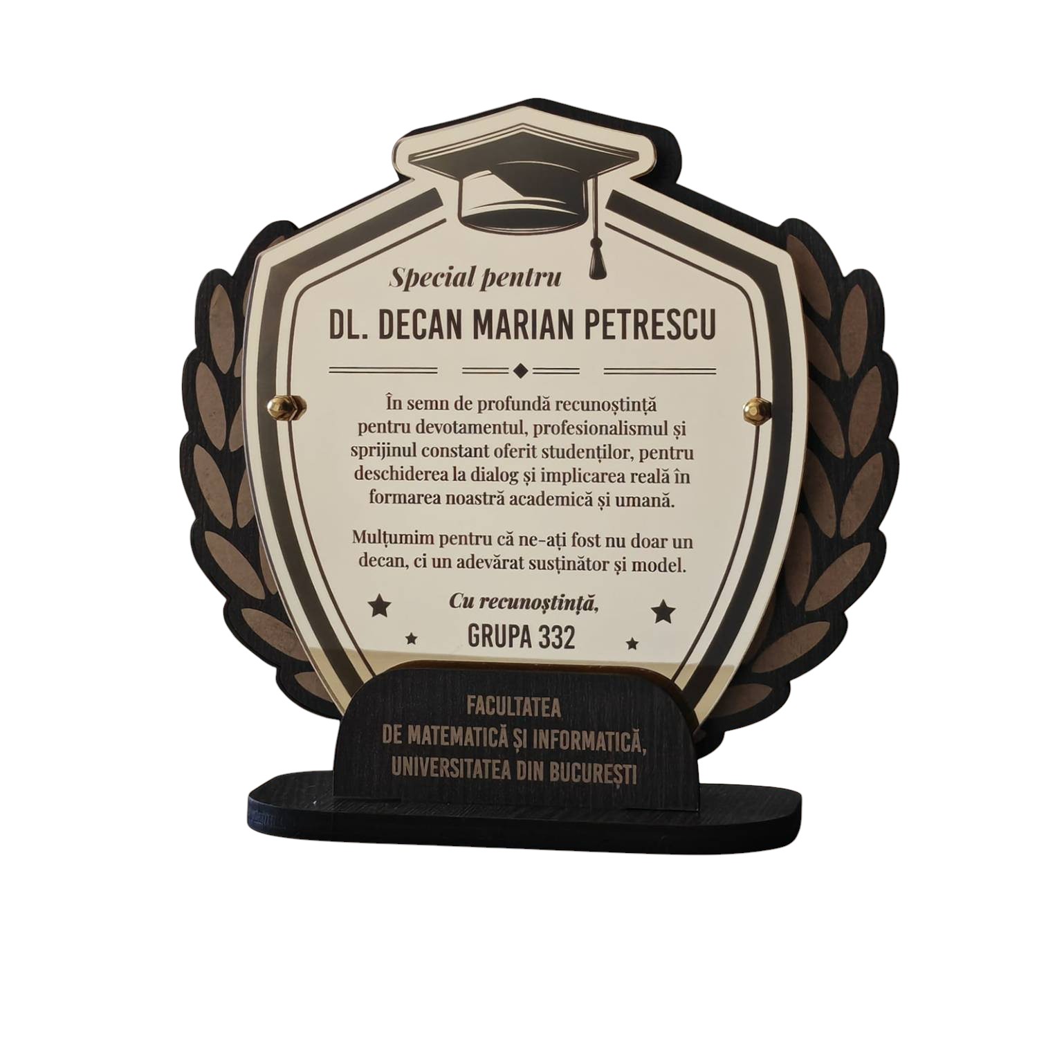 Trofeu Personalizat – Cadou de Recunoștință pentru Decan